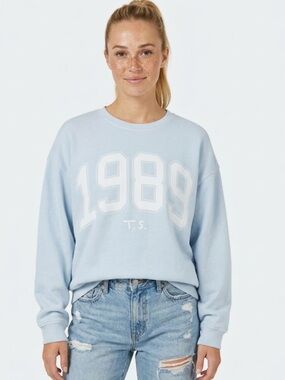 Taylor Swift "1989” Taylor's Version Crewneck Sweatshirt in Periwinkle - Size XL